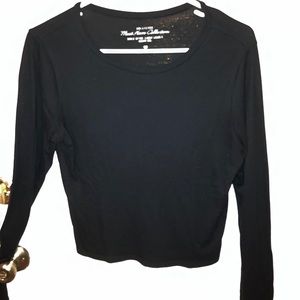 BLACK RIBBED CROP TOP